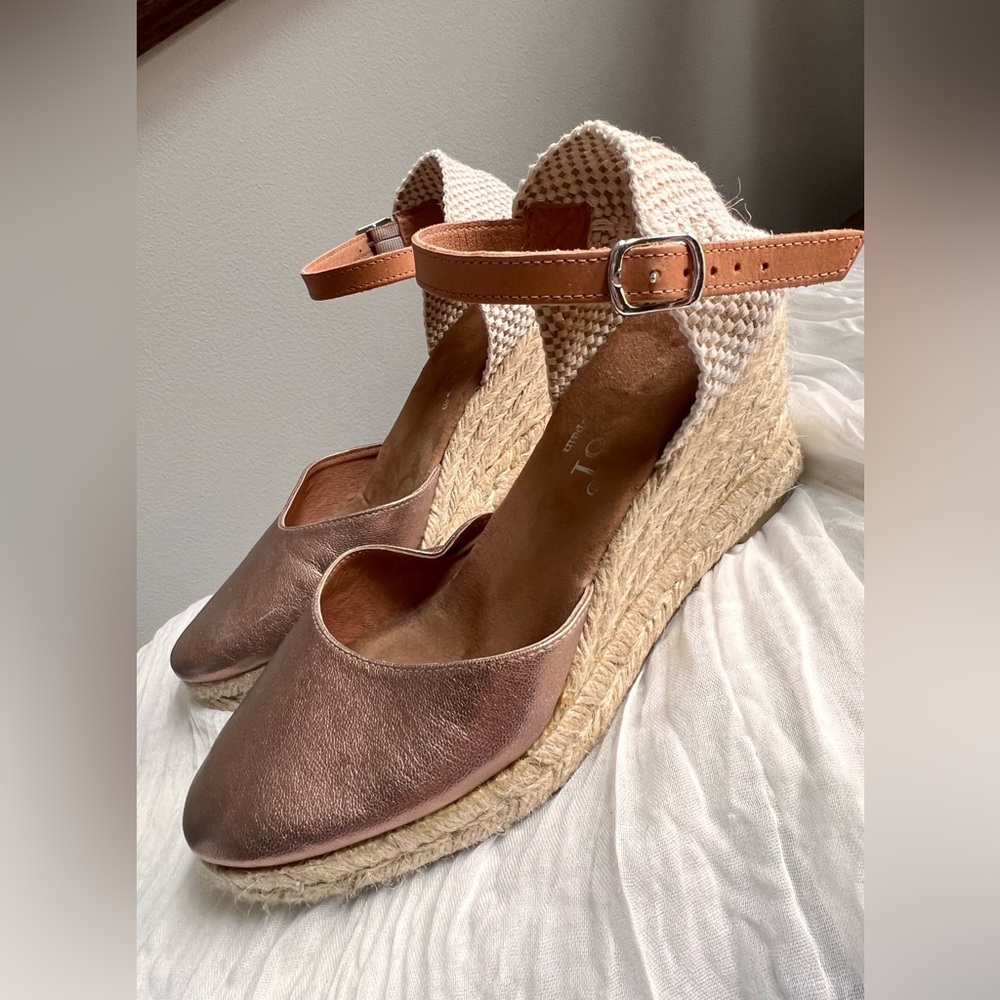 Maypol Nantes Rose Gold Espadrilles size 8.5